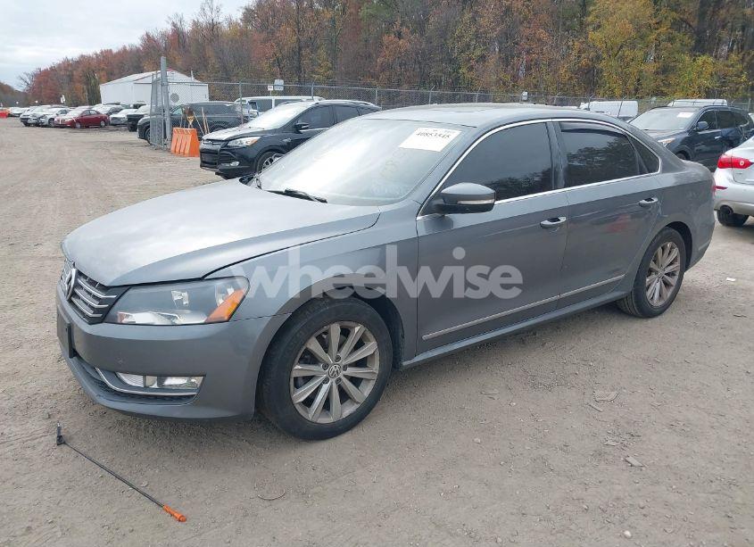 Photo 2 of 2013 Volkswagen Passat 2.5L SEL PREMIUM (VIN 1VWCH7A35DC039742)
