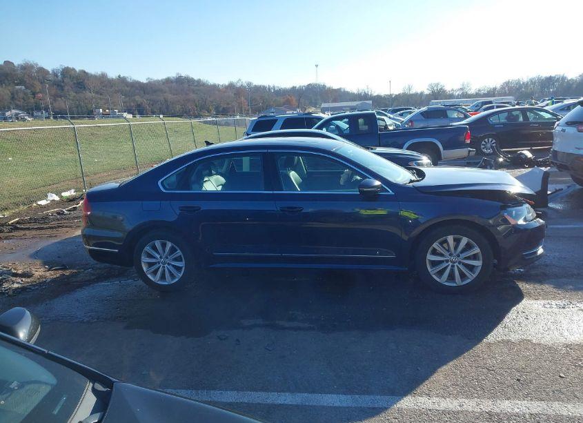 Photo 14 of 2012 Volkswagen Passat 2.5L SEL (VIN 1VWCH7A37CC051633)