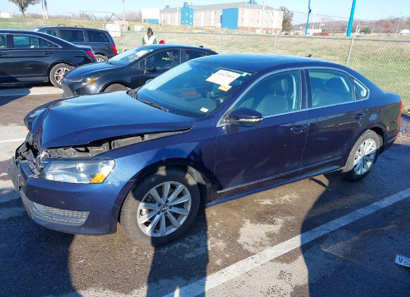 Photo 2 of 2012 Volkswagen Passat 2.5L SEL (VIN 1VWCH7A37CC051633)