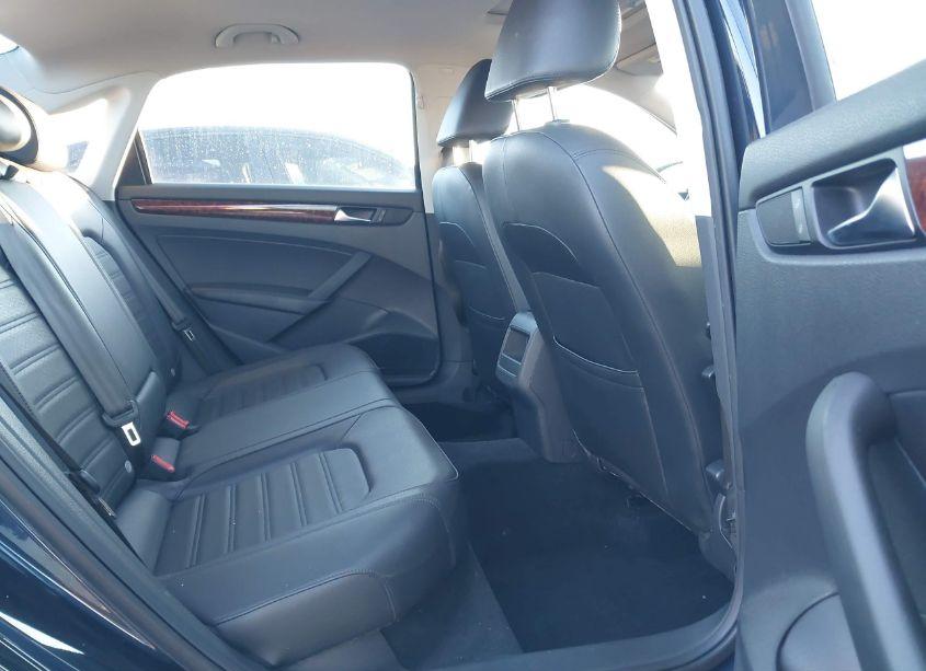 Photo 8 of 2012 Volkswagen Passat 2.5L SEL (VIN 1VWCH7A37CC051633)