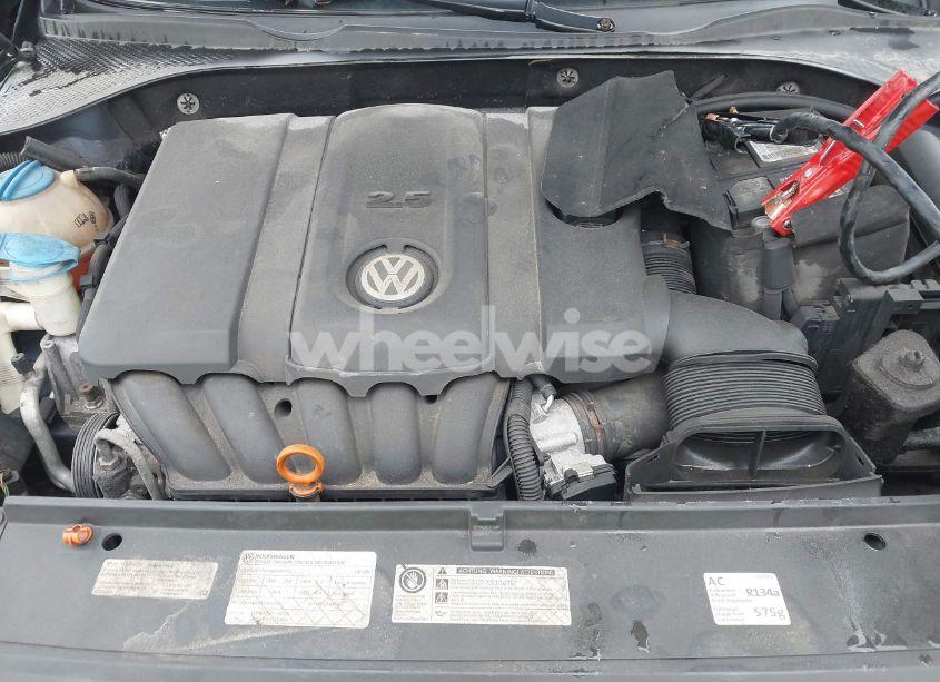 Photo 10 of 2013 Volkswagen Passat 2.5L SEL PREMIUM (VIN 1VWCH7A37DC056381)