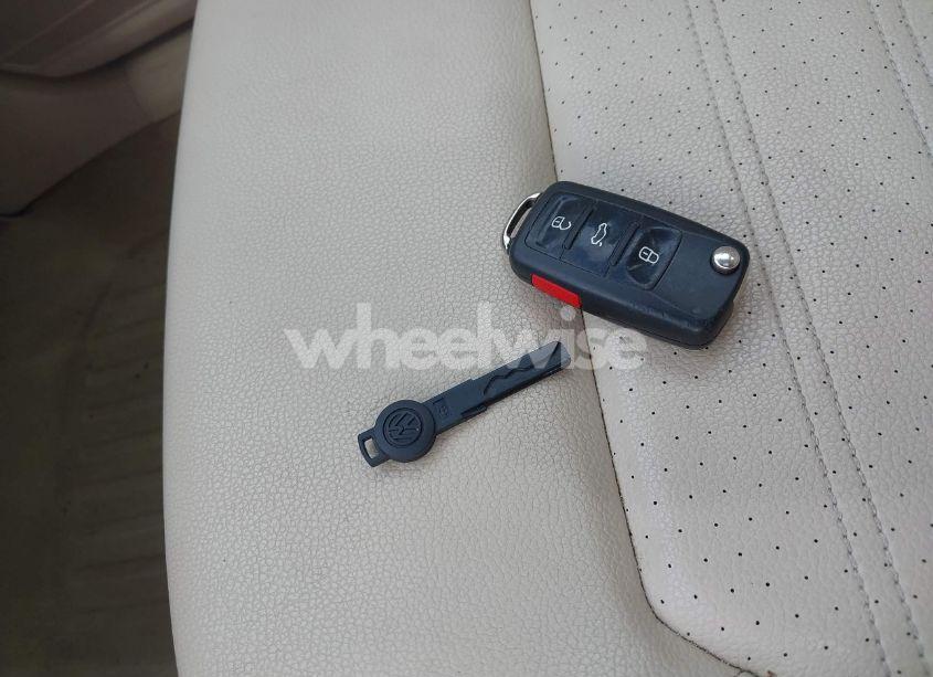 Photo 11 of 2013 Volkswagen Passat 2.5L SEL (VIN 1VWCH7A37DC073634)