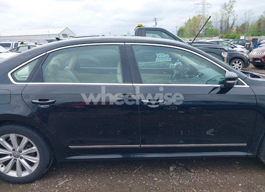 Photo 13 of 2013 Volkswagen Passat 2.5L SEL (VIN 1VWCH7A37DC073634)