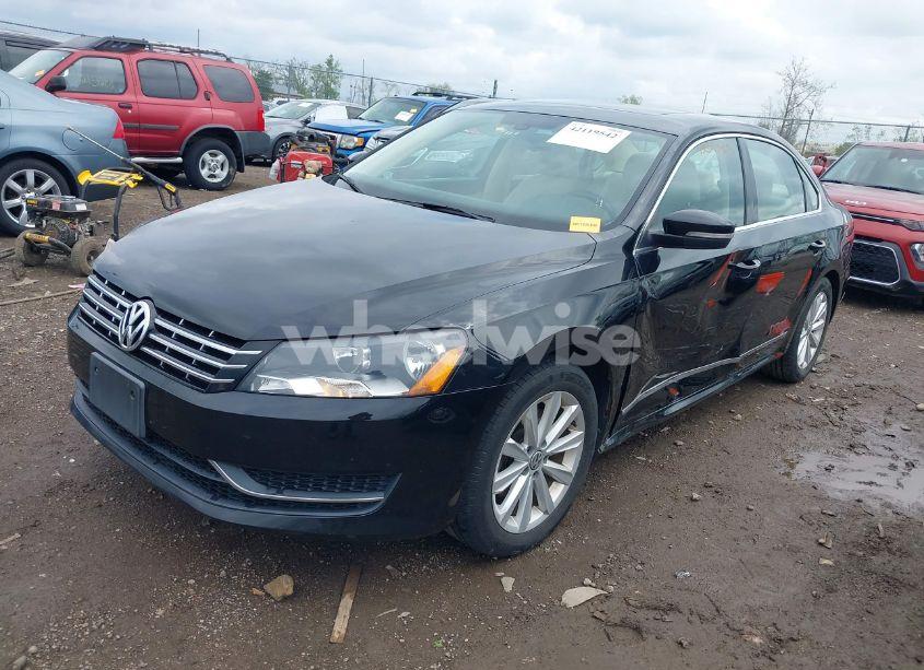Photo 2 of 2013 Volkswagen Passat 2.5L SEL (VIN 1VWCH7A37DC073634)
