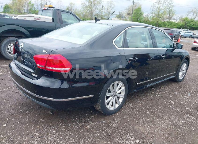 Photo 4 of 2013 Volkswagen Passat 2.5L SEL (VIN 1VWCH7A37DC073634)