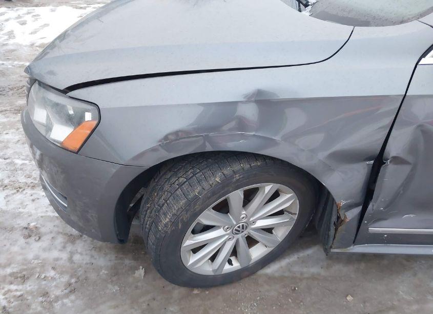 Photo 13 of 2012 Volkswagen Passat 2.5L SEL (VIN 1VWCH7A38CC035909)