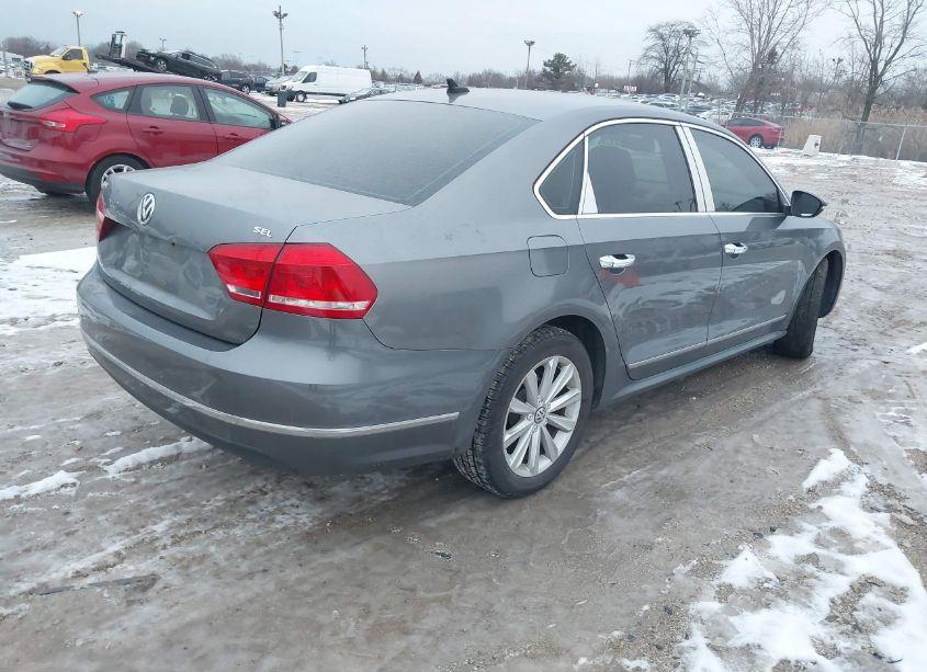 Photo 4 of 2012 Volkswagen Passat 2.5L SEL (VIN 1VWCH7A38CC035909)