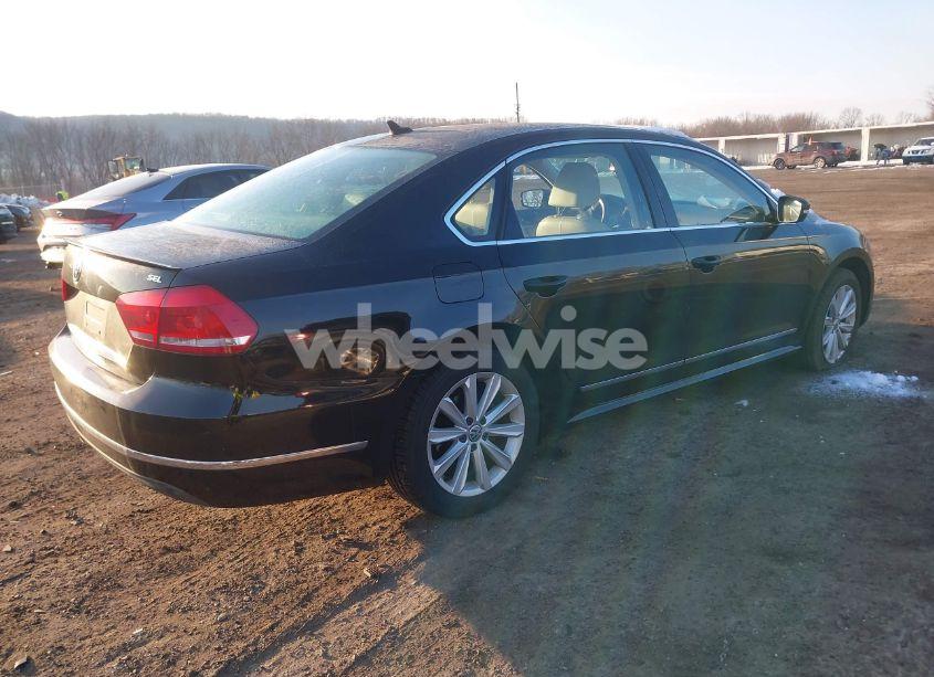 Photo 4 of 2013 Volkswagen Passat 2.5L SEL PREMIUM (VIN 1VWCH7A38DC144436)