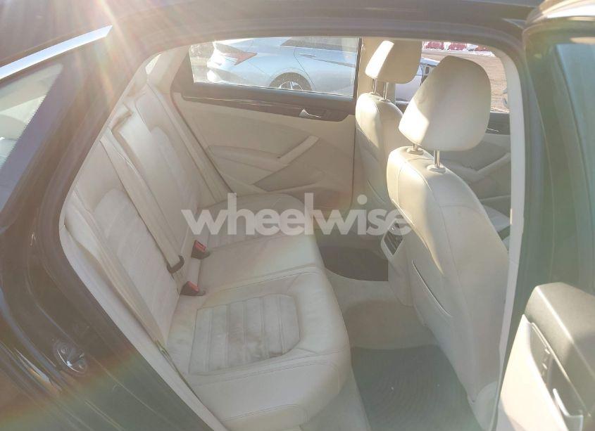 Photo 8 of 2013 Volkswagen Passat 2.5L SEL PREMIUM (VIN 1VWCH7A38DC144436)