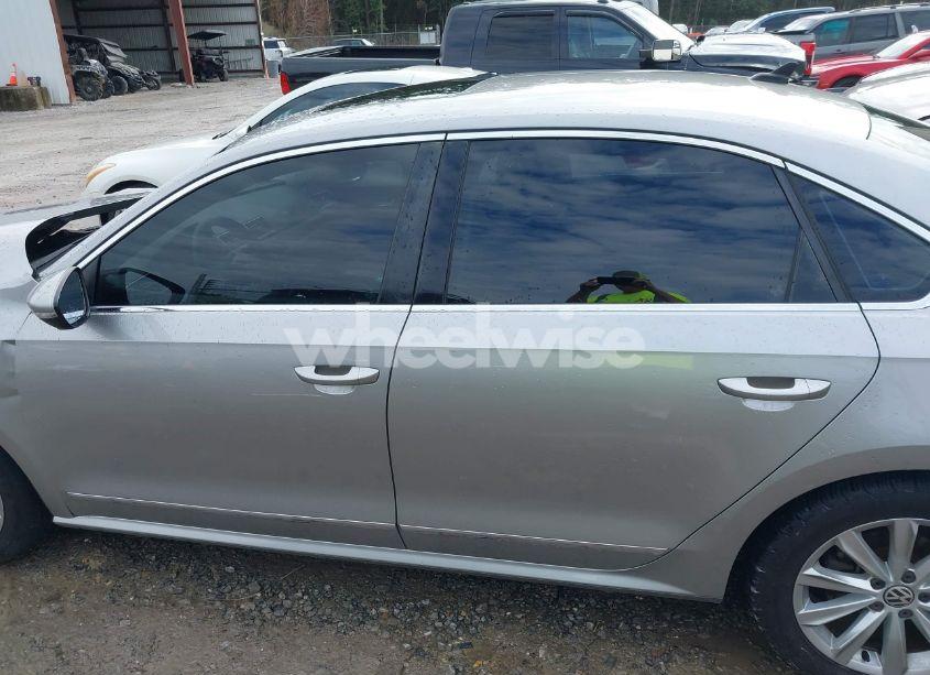 Photo 15 of 2012 Volkswagen Passat 2.5L SEL (VIN 1VWCH7A3XCC033529)