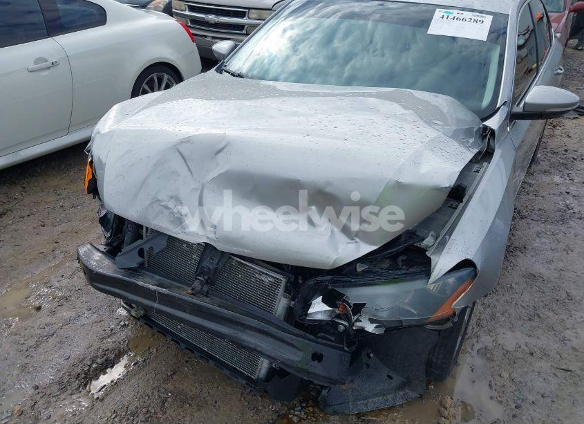 Photo 6 of 2012 Volkswagen Passat 2.5L SEL (VIN 1VWCH7A3XCC033529)