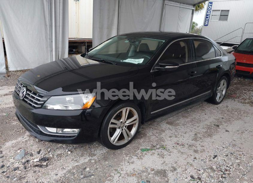 Photo 2 of 2012 Volkswagen Passat 2.5L SEL PREMIUM (VIN 1VWCH7A3XCC100579)