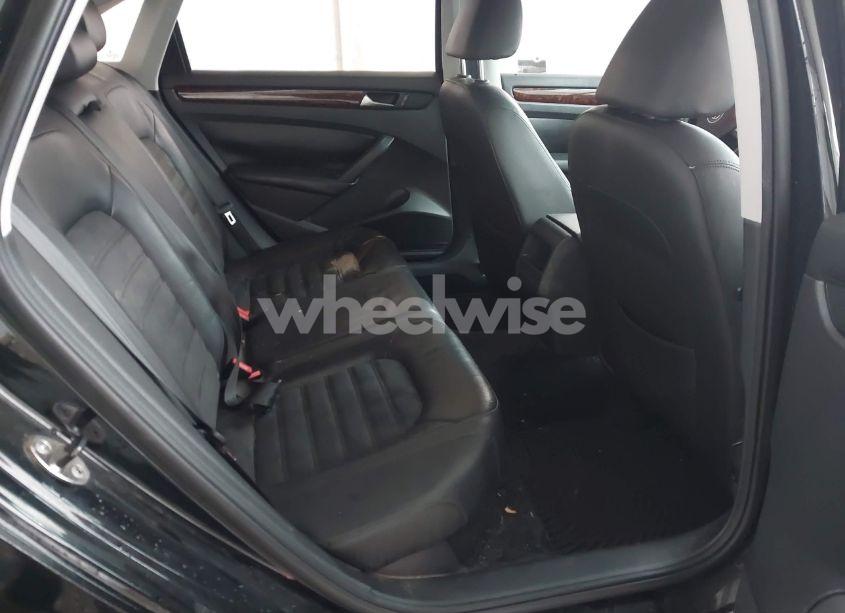 Photo 8 of 2012 Volkswagen Passat 2.5L SEL PREMIUM (VIN 1VWCH7A3XCC100579)