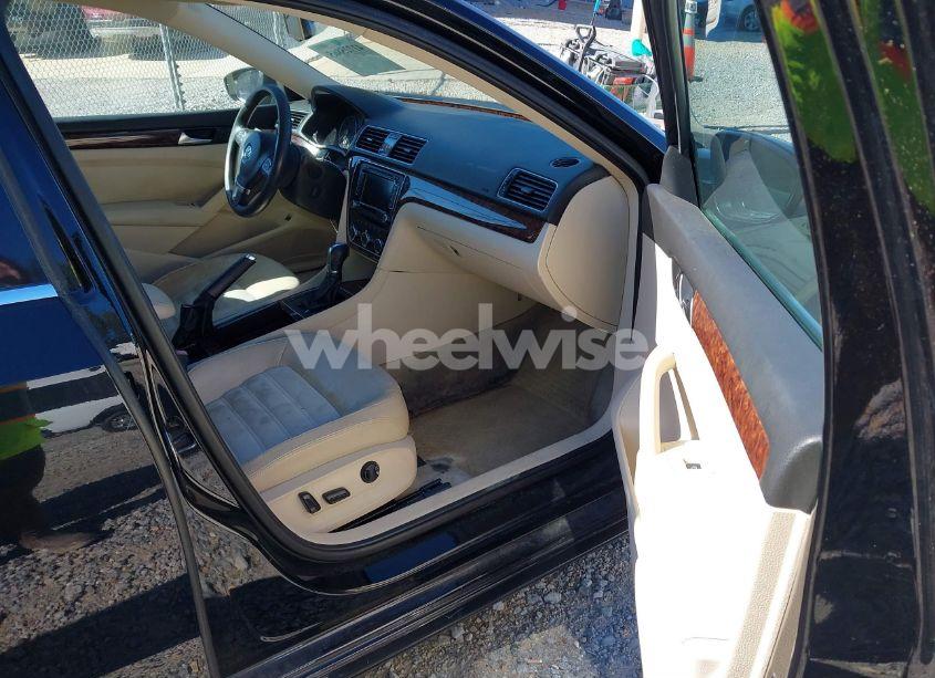 Photo 5 of 2012 Volkswagen Passat 3.6L V6 SEL PREMIUM (VIN 1VWCM7A30CC093802)