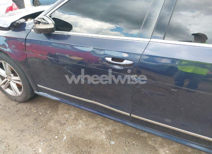 Photo 14 of 2012 Volkswagen Passat 3.6L V6 SEL PREMIUM (VIN 1VWCM7A31CC027906)