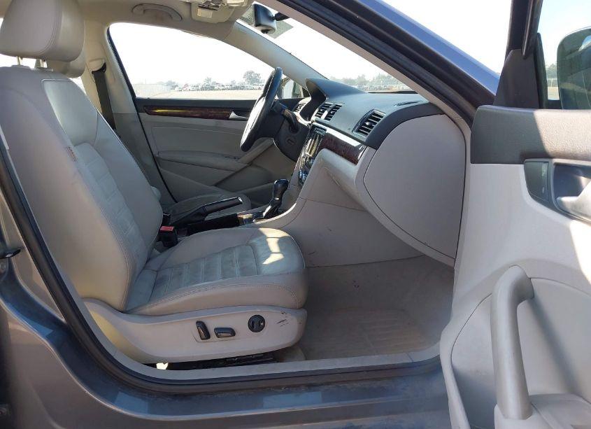 Photo 5 of 2012 Volkswagen Passat 3.6L V6 SEL PREMIUM (VIN 1VWCM7A32CC065693)