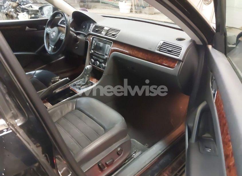 Photo 5 of 2012 Volkswagen Passat 3.6L V6 SEL PREMIUM (VIN 1VWCM7A32CC103603)