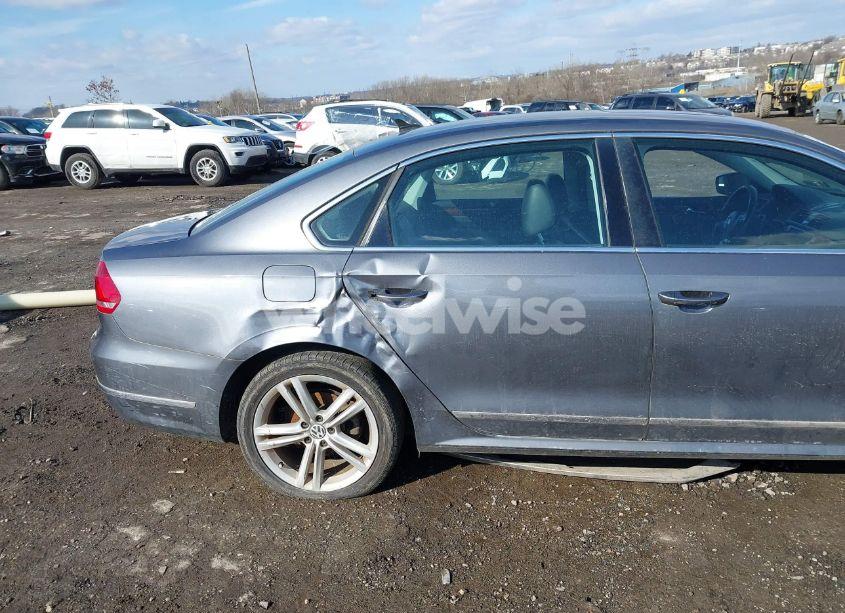 Photo 6 of 2013 Volkswagen Passat 3.6L V6 SEL PREMIUM (VIN 1VWCM7A32DC063184)