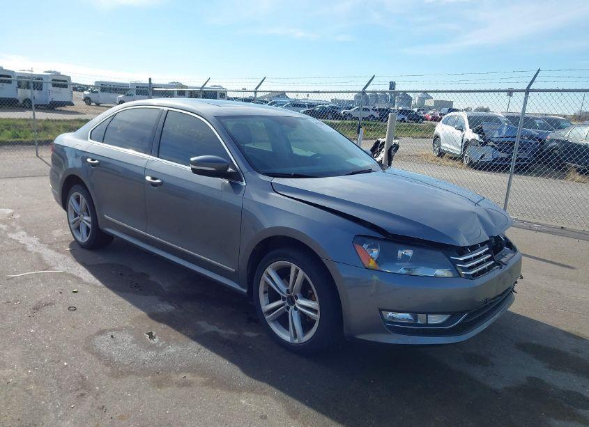 2013 Volkswagen Passat 3.6L V6 SEL PREMIUM (VIN 1VWCM7A33DC083170) main photo