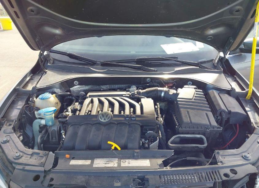 Photo 10 of 2013 Volkswagen Passat 3.6L V6 SEL PREMIUM (VIN 1VWCM7A33DC083170)