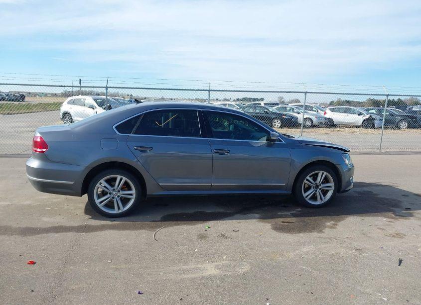 Photo 13 of 2013 Volkswagen Passat 3.6L V6 SEL PREMIUM (VIN 1VWCM7A33DC083170)