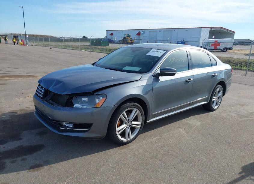 Photo 2 of 2013 Volkswagen Passat 3.6L V6 SEL PREMIUM (VIN 1VWCM7A33DC083170)