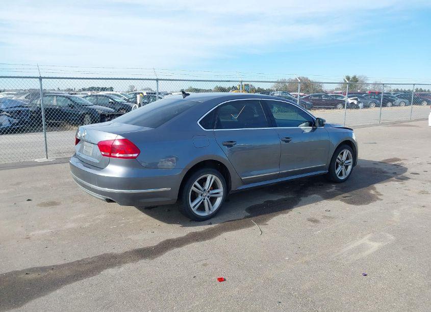 Photo 4 of 2013 Volkswagen Passat 3.6L V6 SEL PREMIUM (VIN 1VWCM7A33DC083170)
