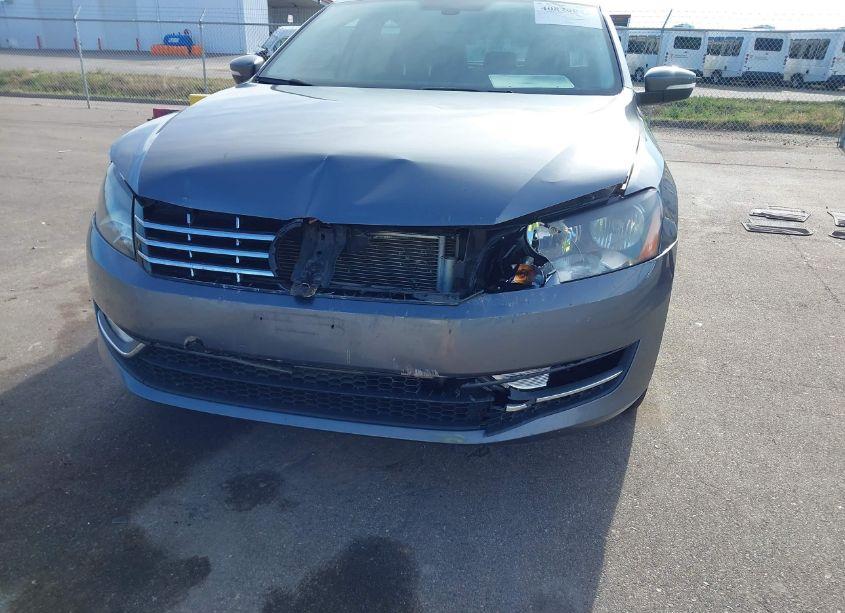 Photo 6 of 2013 Volkswagen Passat 3.6L V6 SEL PREMIUM (VIN 1VWCM7A33DC083170)