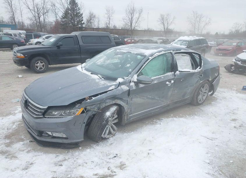 Photo 2 of 2017 Volkswagen Passat V6 SEL PREMIUM (VIN 1VWCM7A33HC084003)