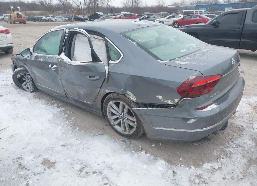 Photo 3 of 2017 Volkswagen Passat V6 SEL PREMIUM (VIN 1VWCM7A33HC084003)