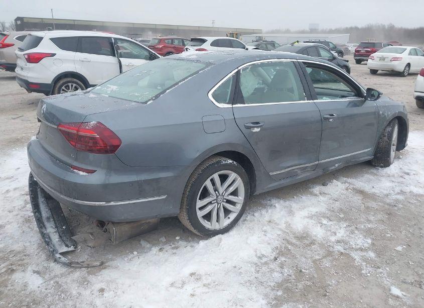 Photo 4 of 2017 Volkswagen Passat V6 SEL PREMIUM (VIN 1VWCM7A33HC084003)