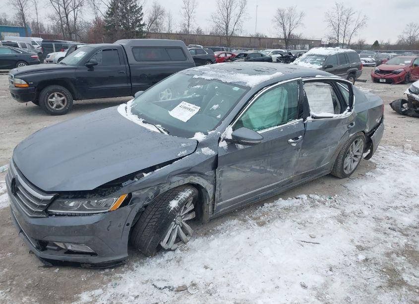 Photo 6 of 2017 Volkswagen Passat V6 SEL PREMIUM (VIN 1VWCM7A33HC084003)