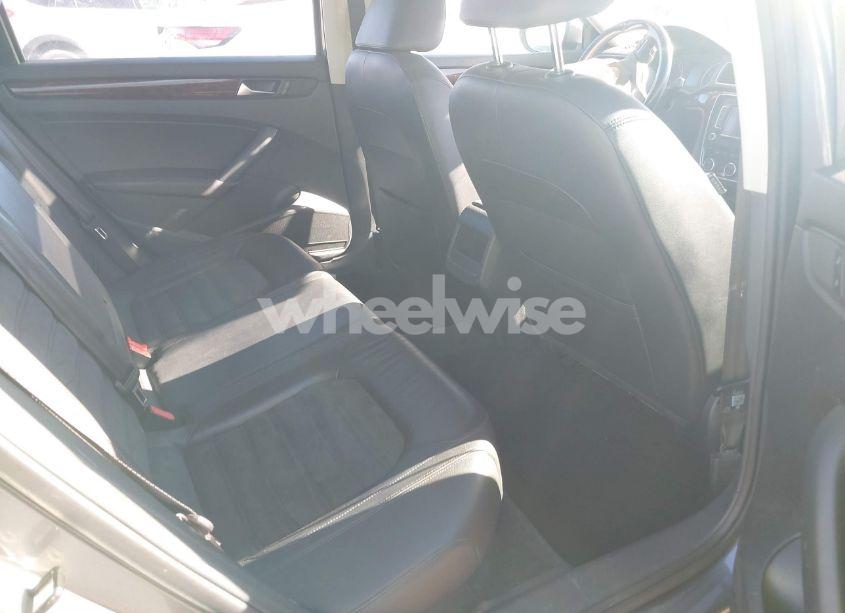 Photo 8 of 2012 Volkswagen Passat 3.6L V6 SEL PREMIUM (VIN 1VWCM7A34CC012185)