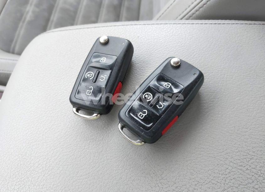 Photo 11 of 2013 Volkswagen Passat 3.6L V6 SEL PREMIUM (VIN 1VWCM7A35DC061462)