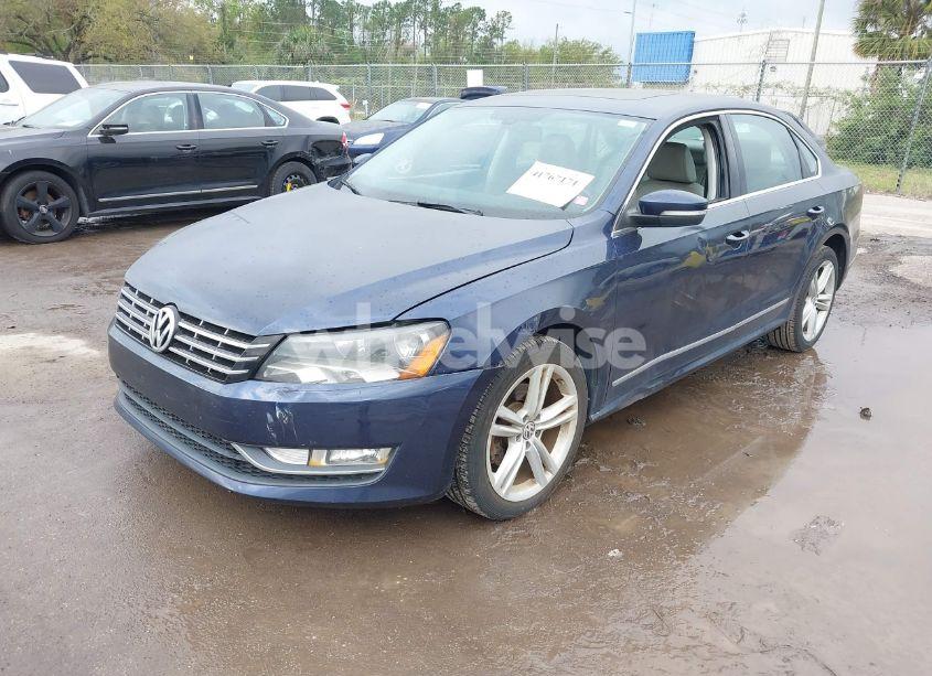 Photo 2 of 2013 Volkswagen Passat 3.6L V6 SEL PREMIUM (VIN 1VWCM7A35DC061462)