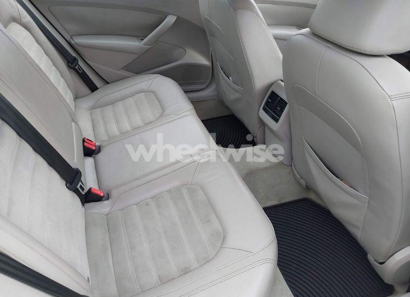 Photo 8 of 2013 Volkswagen Passat 3.6L V6 SEL PREMIUM (VIN 1VWCM7A35DC061462)