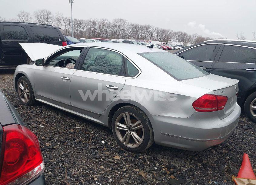Photo 3 of 2014 Volkswagen Passat 3.6L V6 SEL PREMIUM (VIN 1VWCM7A35EC078666)