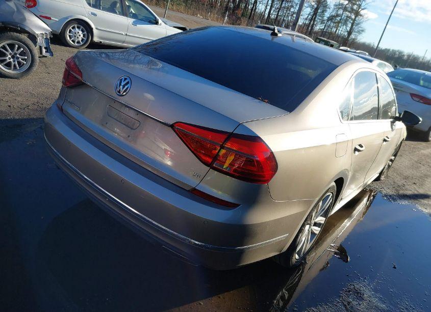 Photo 4 of 2016 Volkswagen Passat V6 SEL PREMIUM (VIN 1VWCM7A35GC016283)