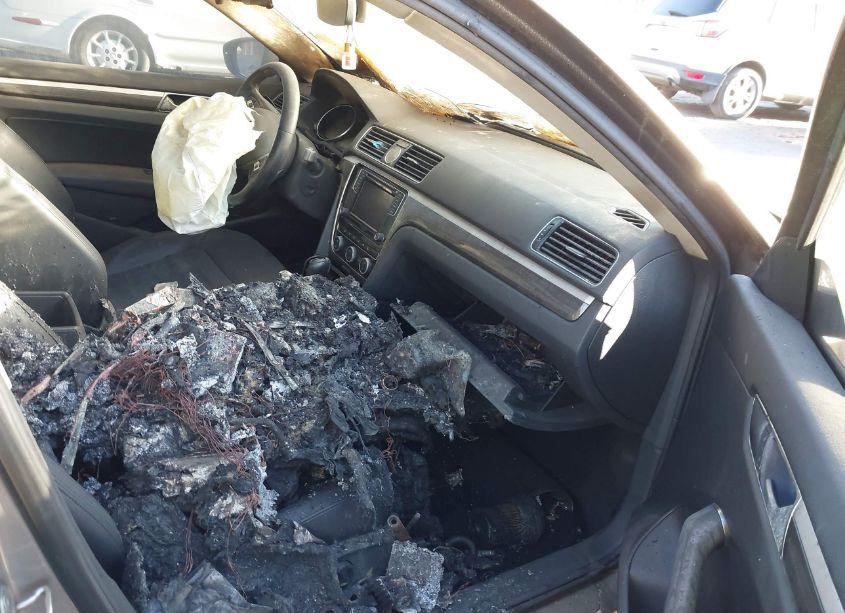 Photo 5 of 2016 Volkswagen Passat V6 SEL PREMIUM (VIN 1VWCM7A35GC016283)