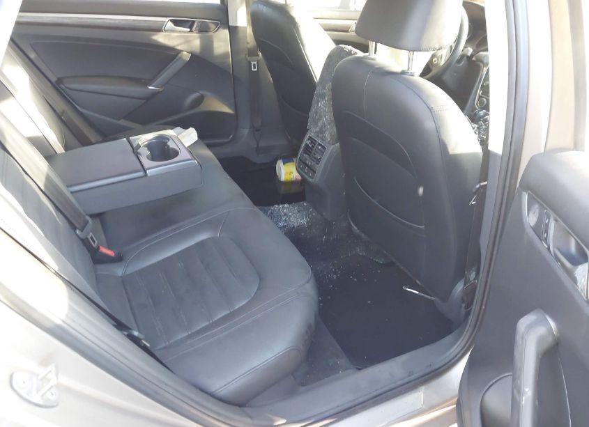 Photo 8 of 2016 Volkswagen Passat V6 SEL PREMIUM (VIN 1VWCM7A35GC016283)