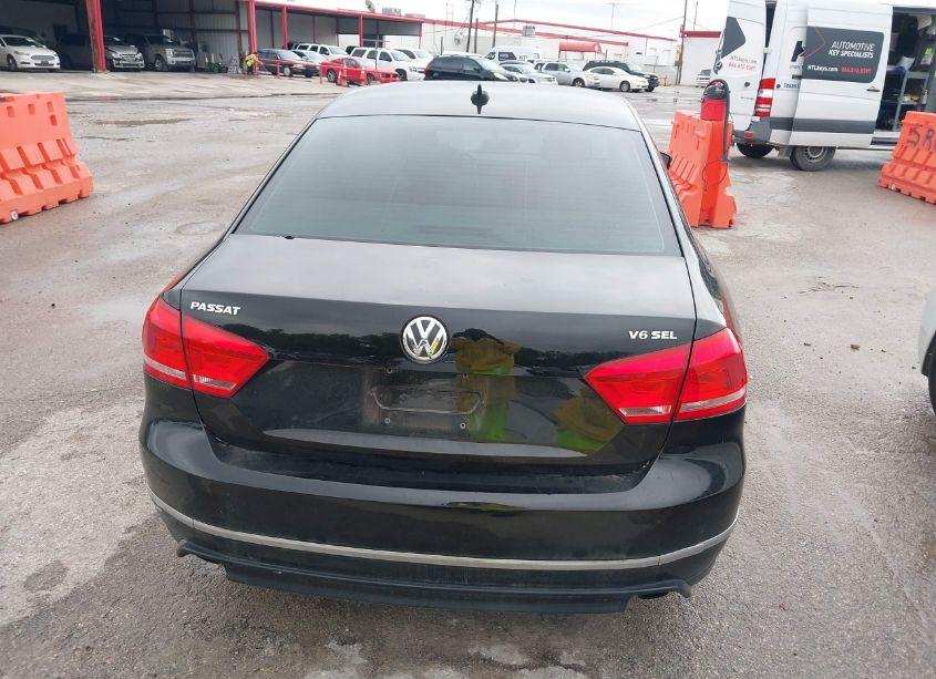 Photo 16 of 2015 Volkswagen Passat 3.6L V6 SEL PREMIUM (VIN 1VWCM7A36FC005596)
