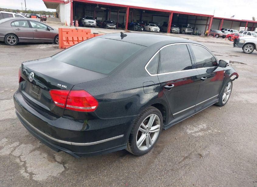 Photo 4 of 2015 Volkswagen Passat 3.6L V6 SEL PREMIUM (VIN 1VWCM7A36FC005596)