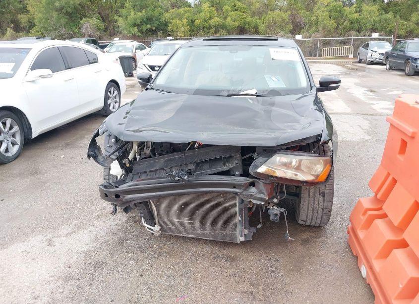 Photo 6 of 2015 Volkswagen Passat 3.6L V6 SEL PREMIUM (VIN 1VWCM7A36FC005596)