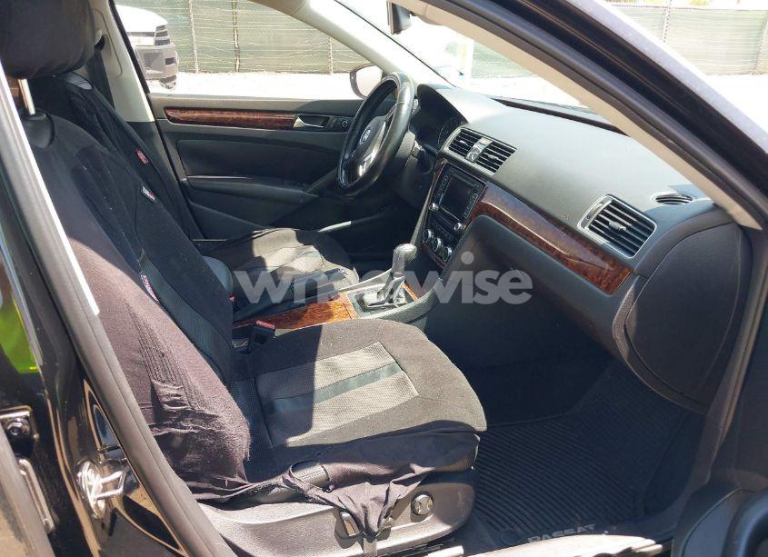 Photo 5 of 2012 Volkswagen Passat 3.6L V6 SEL PREMIUM (VIN 1VWCM7A38CC009175)