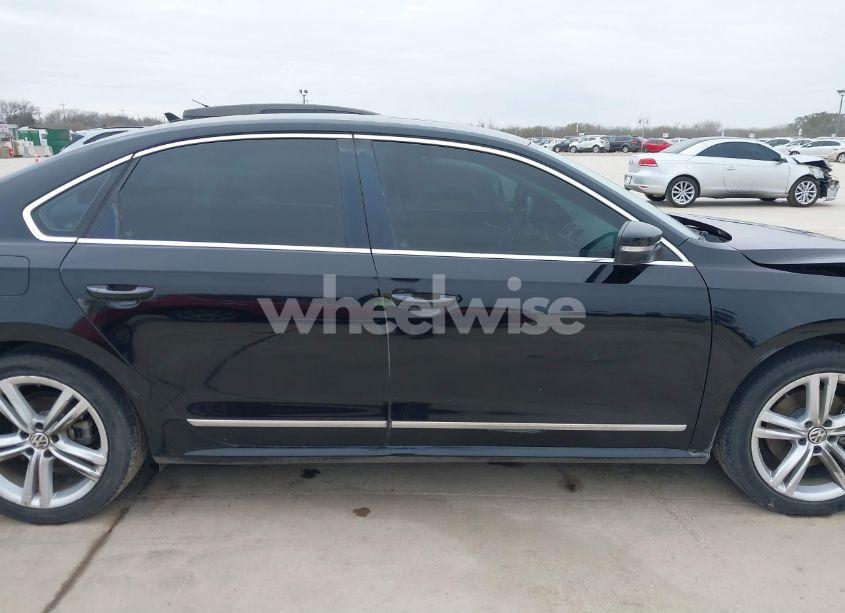 Photo 13 of 2014 Volkswagen Passat 3.6L V6 SEL PREMIUM (VIN 1VWCM7A38EC016338)