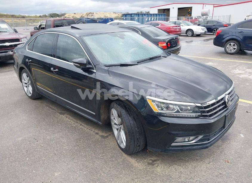 2017 Volkswagen Passat V6 SEL PREMIUM (VIN 1VWCM7A38HC062319) main photo