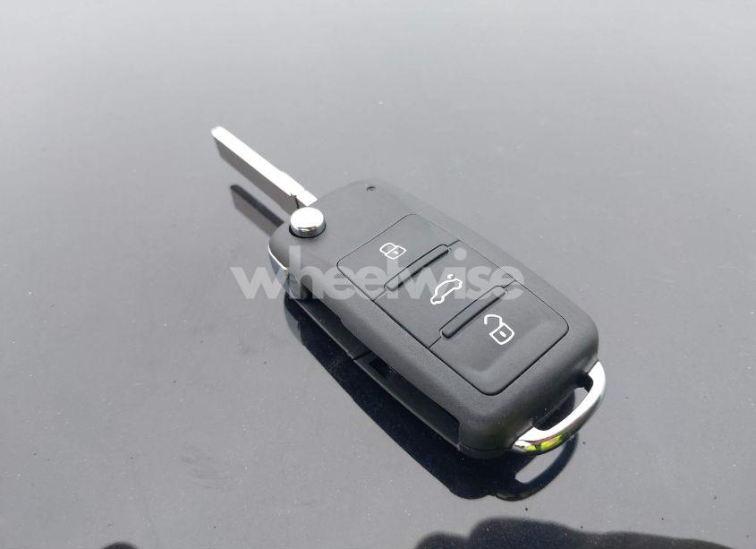 Photo 11 of 2017 Volkswagen Passat V6 SEL PREMIUM (VIN 1VWCM7A38HC062319)