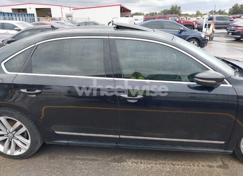 Photo 13 of 2017 Volkswagen Passat V6 SEL PREMIUM (VIN 1VWCM7A38HC062319)