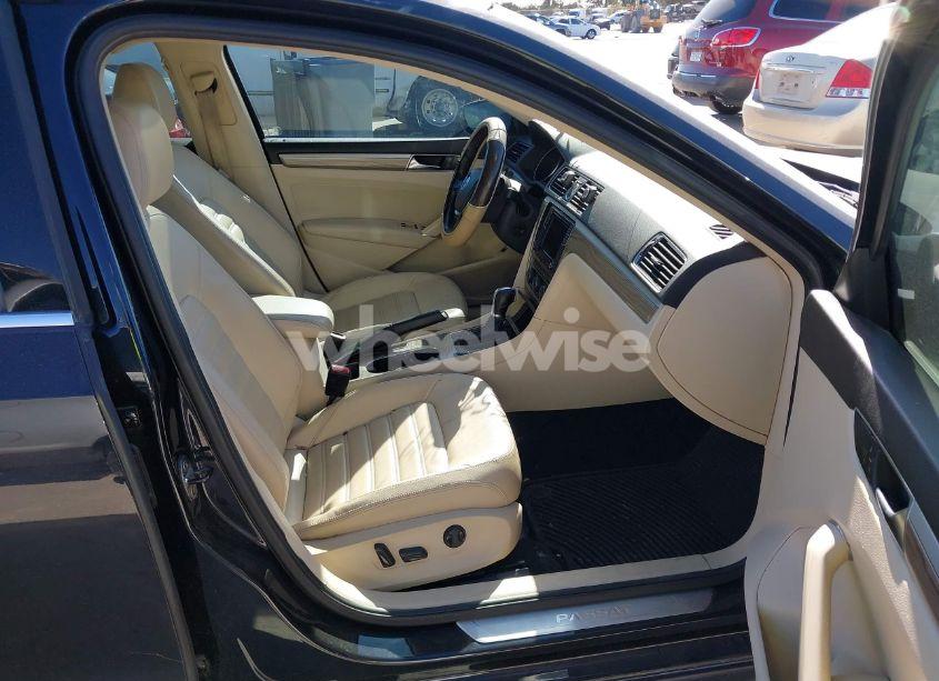 Photo 5 of 2017 Volkswagen Passat V6 SEL PREMIUM (VIN 1VWCM7A38HC062319)