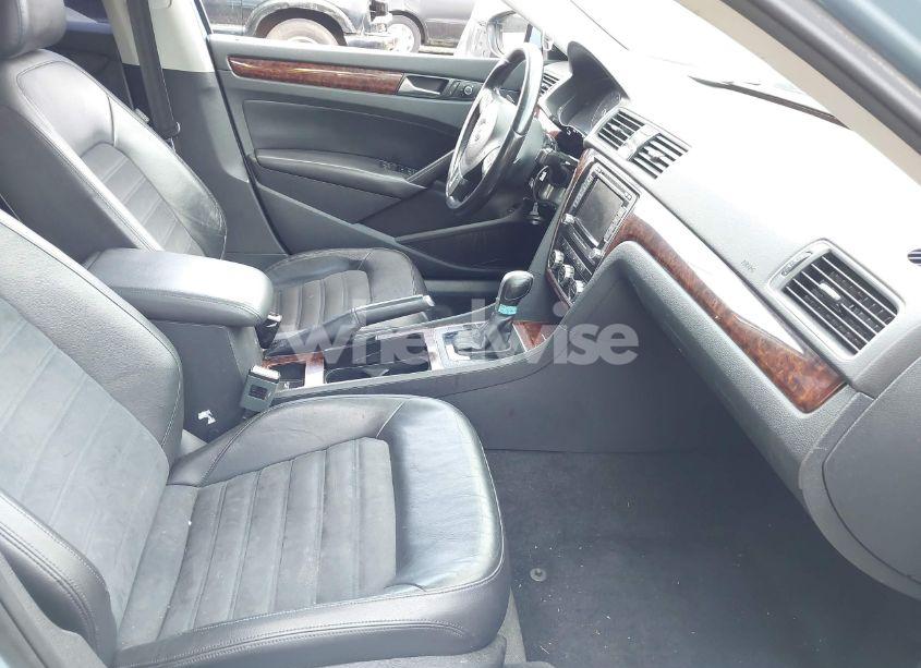 Photo 5 of 2012 Volkswagen Passat 3.6L V6 SEL PREMIUM (VIN 1VWCM7A39CC014031)